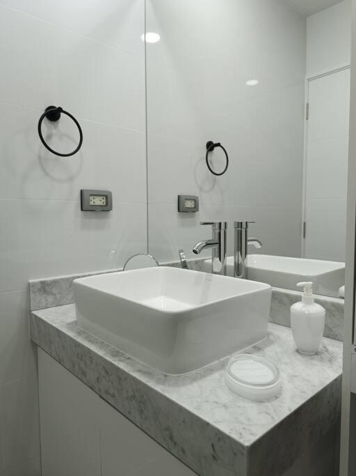 לימה Runawasi Apartments - Killary Miraflores 2Bdr מראה חיצוני תמונה